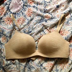 b.tempt’d by Wacoal Wireless Nude Bra 36B NWOT